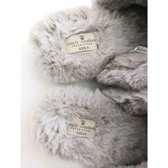 NEW Simply Southern Collection Scuff Slippers Gray Knit Soft Faux Fur 9M - Picture 8 of 13